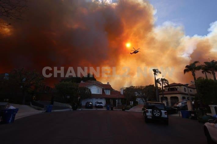 Massive Pacific Palisades fire in Los Angeles, California; over a dozen homes on fire.
"LAFD: Evacuate now. Evacuation order for Palisades Fire Fire for Pacific Palisades. All in that area must evacuate now. Gather people and pets and leave immediately. All others shelter in place."
“Firefighter down” reported by Los Angeles fire department amid pacific palisades wildfire
