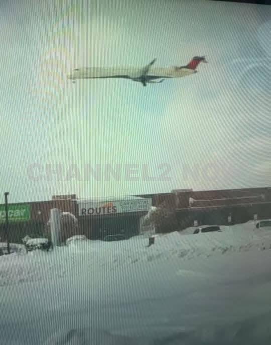 Authorities are responding to a reported plane crash at Toronto Pearson International Airport, according to Peel Regional Police.
Initial reports indicate that a Delta Airlines CRJ-900, operating as Delta Flight 4819 from Minneapolis-Saint Paul International Airport (MSP) to Toronto (YYZ), was involved in the incident.