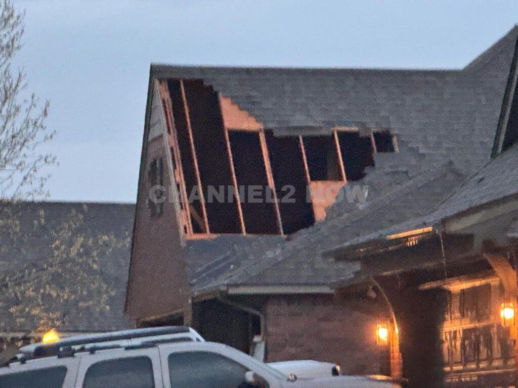 Severe weather conditions swept through parts of northeastern Oklahoma on Wednesday morning, with meteorologists closely monitoring what may have been a tornado that touched down along Highway 20 between Owasso and Claremore, specifically in the Keetonville Hill area.
Chief Meteorologists Travis Meyer and Alan Crone reported that at approximately 6:45 a.m., radar data indicated a possible tornado along Highway 20, where a significant amount of debris appeared to have been lifted into the air.