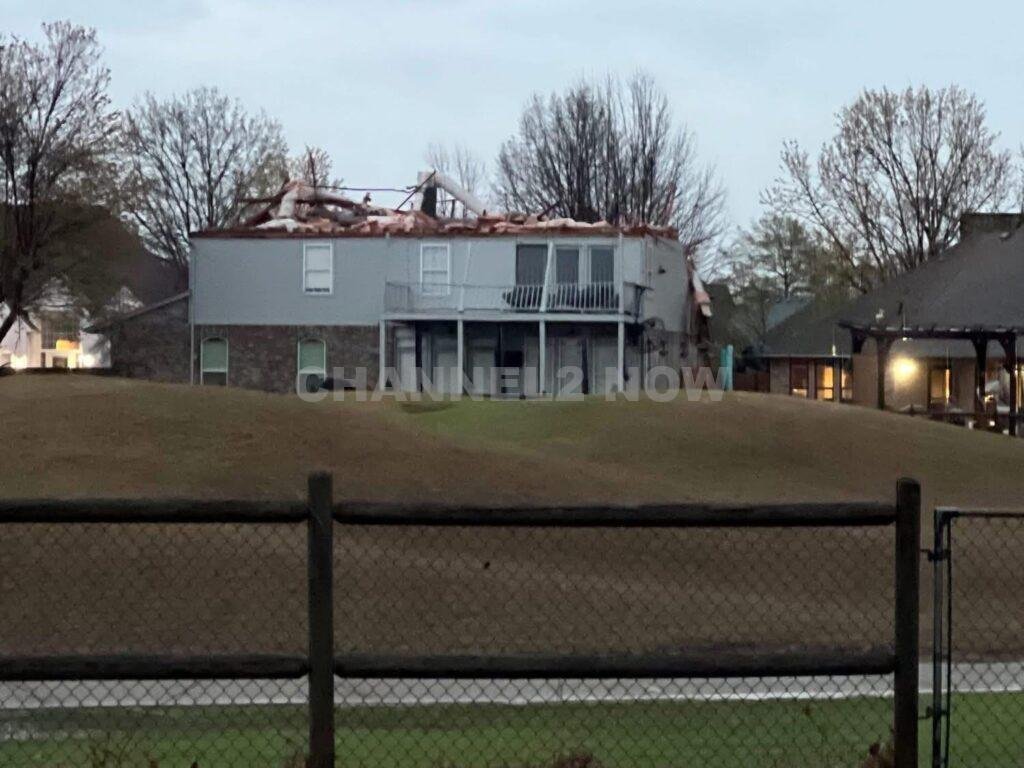 Severe weather conditions swept through parts of northeastern Oklahoma on Wednesday morning, with meteorologists closely monitoring what may have been a tornado that touched down along Highway 20 between Owasso and Claremore, specifically in the Keetonville Hill area.
Chief Meteorologists Travis Meyer and Alan Crone reported that at approximately 6:45 a.m., radar data indicated a possible tornado along Highway 20, where a significant amount of debris appeared to have been lifted into the air.