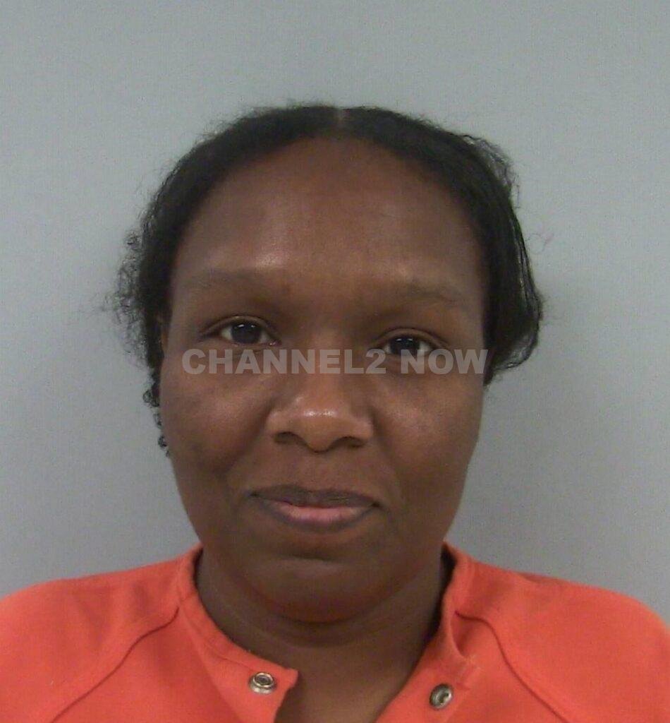 New Orleans, LA – Authorities have arrested two individuals accused of aiding fugitives following the May 16, 2025, escape of ten inmates from the Orleans Justice Center.
As of now, five inmates have been recaptured while the search for the remaining five continues.
Following an intensive multi-agency investigation, Louisiana State Police (LSP) identified 32-year-old Cortnie Harris of New Orleans and 38-year-old Corvanntay Baptiste of Slidell as having provided assistance to the escapees.